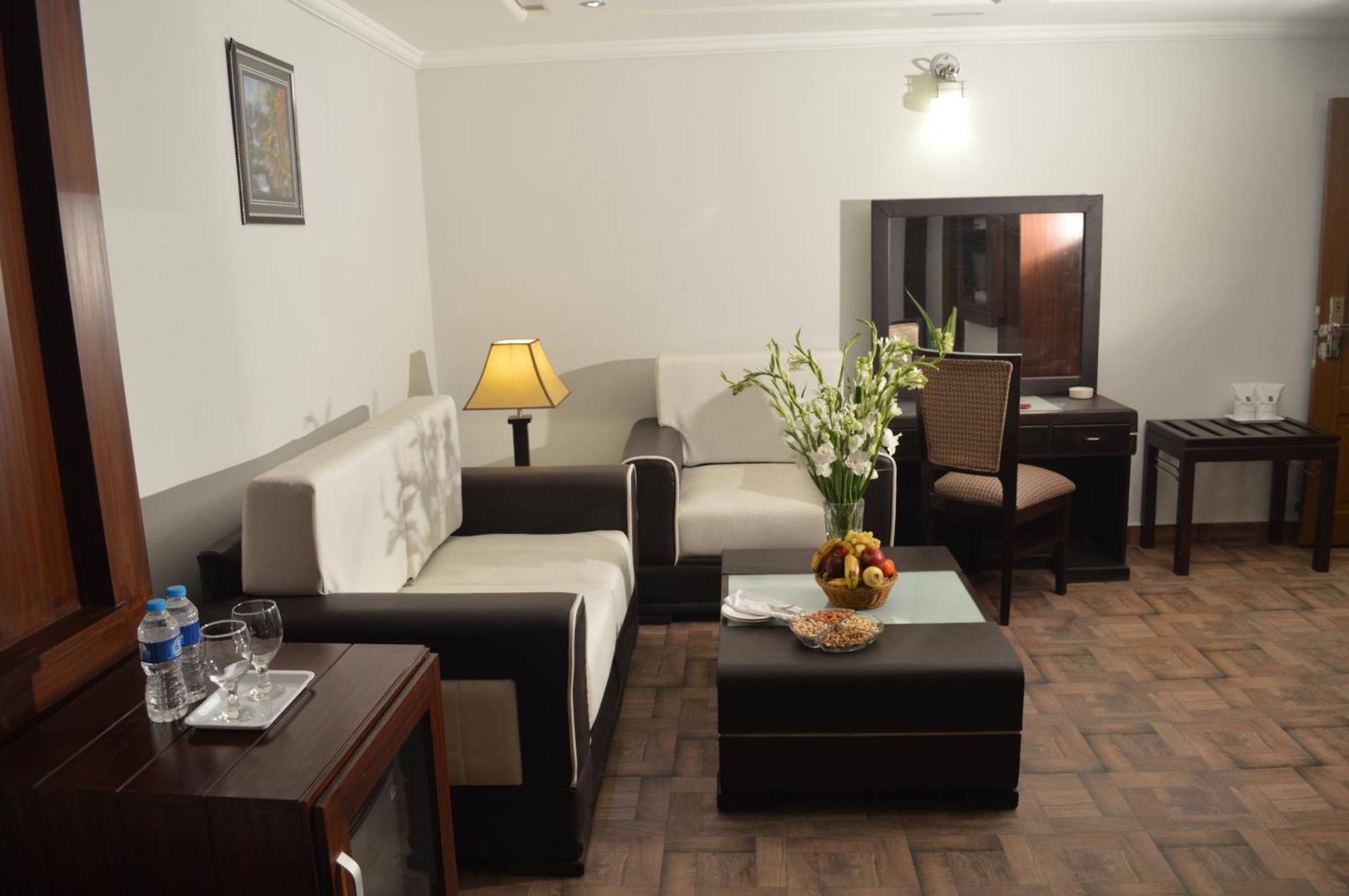 Fort Continental Hotel Peshawar Exterior foto